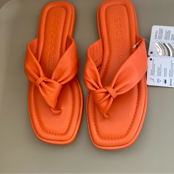 Aerosoles Style Bond Knotted Thong Sandal in Mandarin Leather size 8.5M - Picture 1 of 8